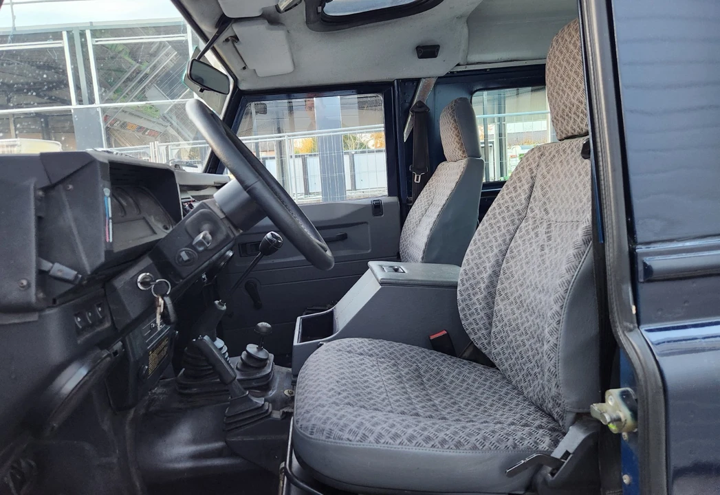 2000 Land Rover Defender 90 - Image 17 of 31