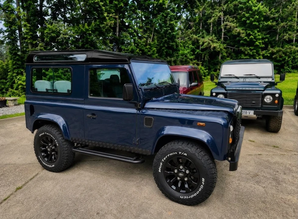 2000 Land Rover Defender 90 - Image 3 of 31