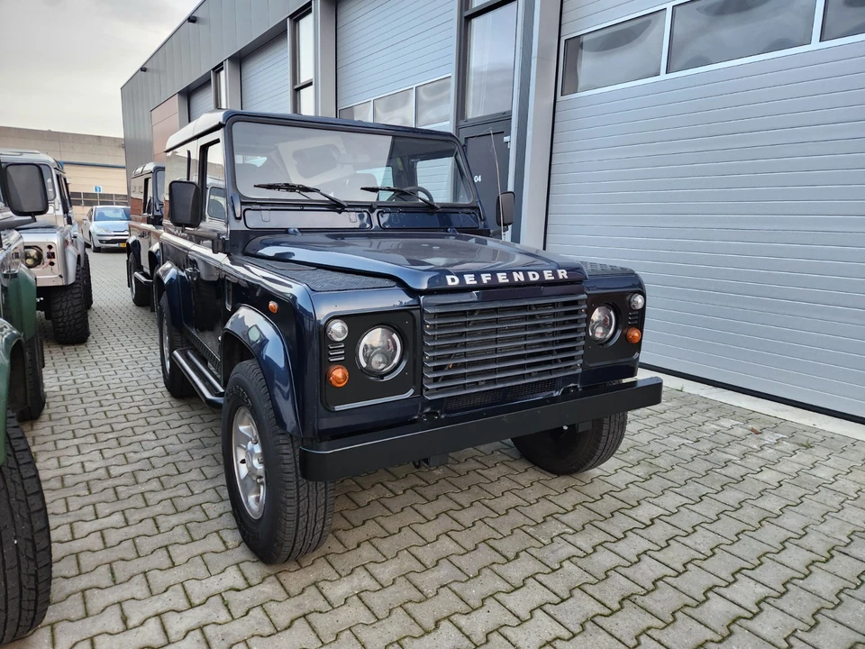 2000 Land Rover Defender 90 - Image 5 of 31