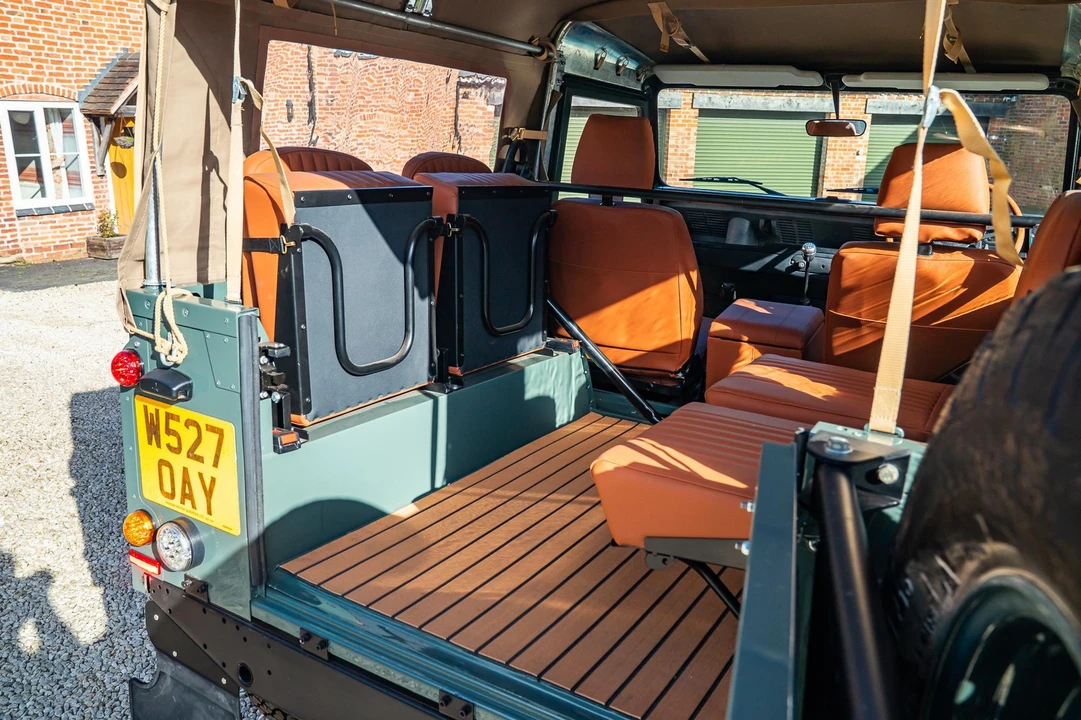 2000 Land Rover Defender - Image 14 of 31