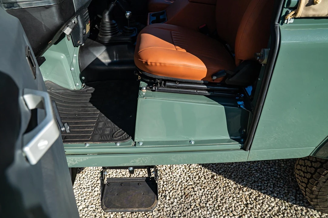 2000 Land Rover Defender - Image 24 of 31