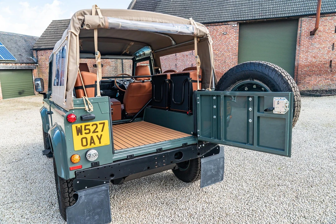 2000 Land Rover Defender 90 - Image 11 of 21
