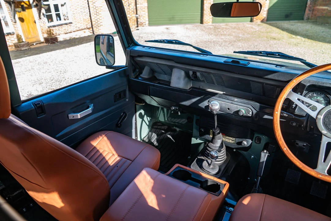 2000 Land Rover Defender - Image 17 of 21