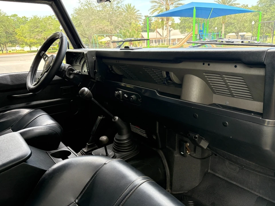 2000 Land Rover Defender - Image 15 of 29