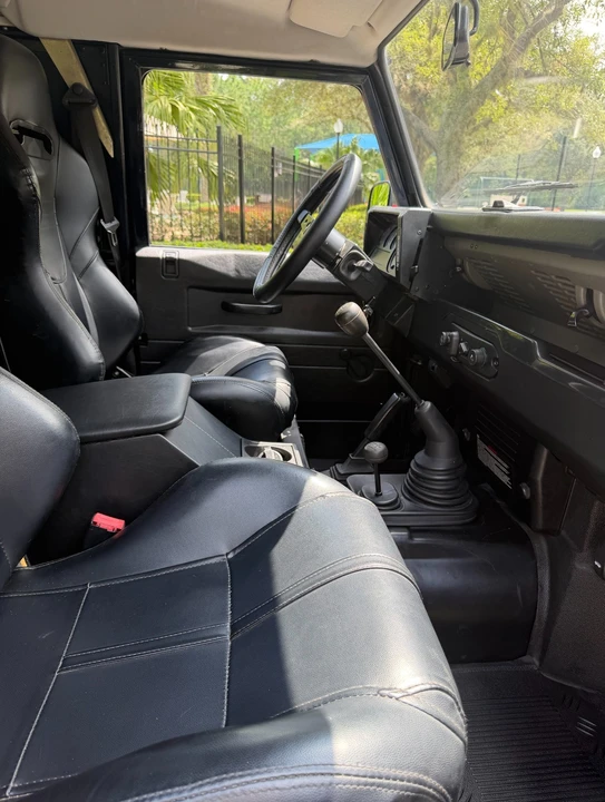 2000 Land Rover Defender - Image 16 of 29