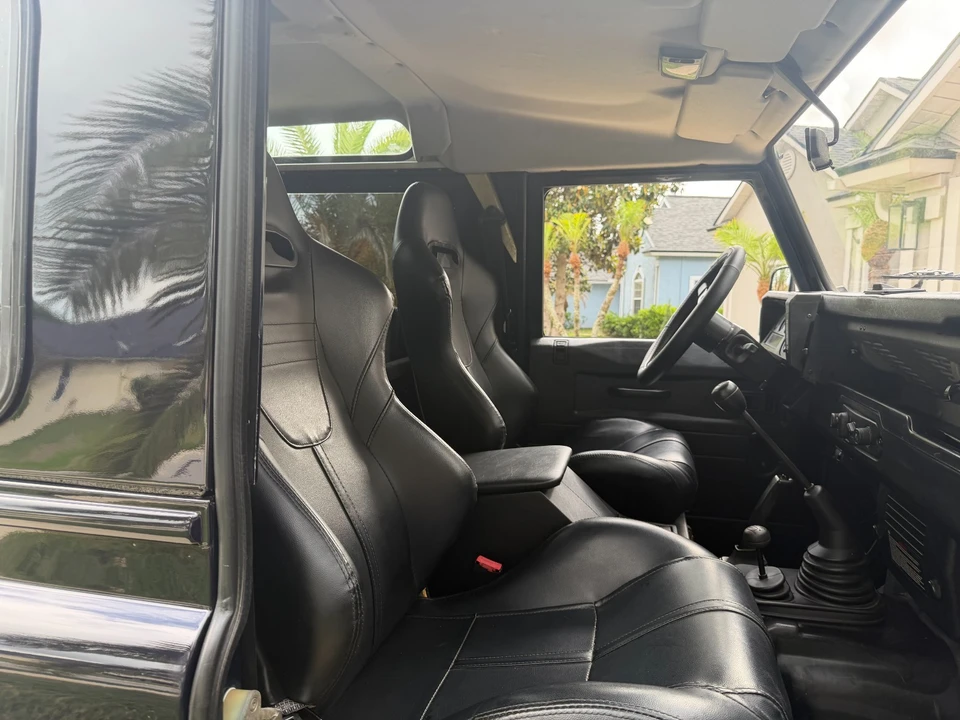 2000 Land Rover Defender - Image 14 of 23