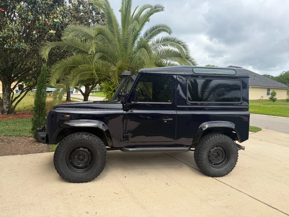 2000 Land Rover Defender - Image 8 of 23
