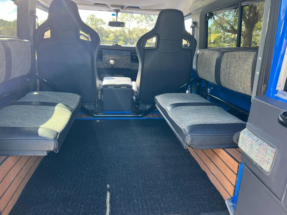 2000 Land Rover Defender - Image 19 of 21