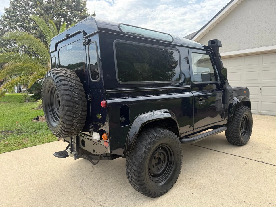 2000 Land Rover Defender - Image 7 of 23