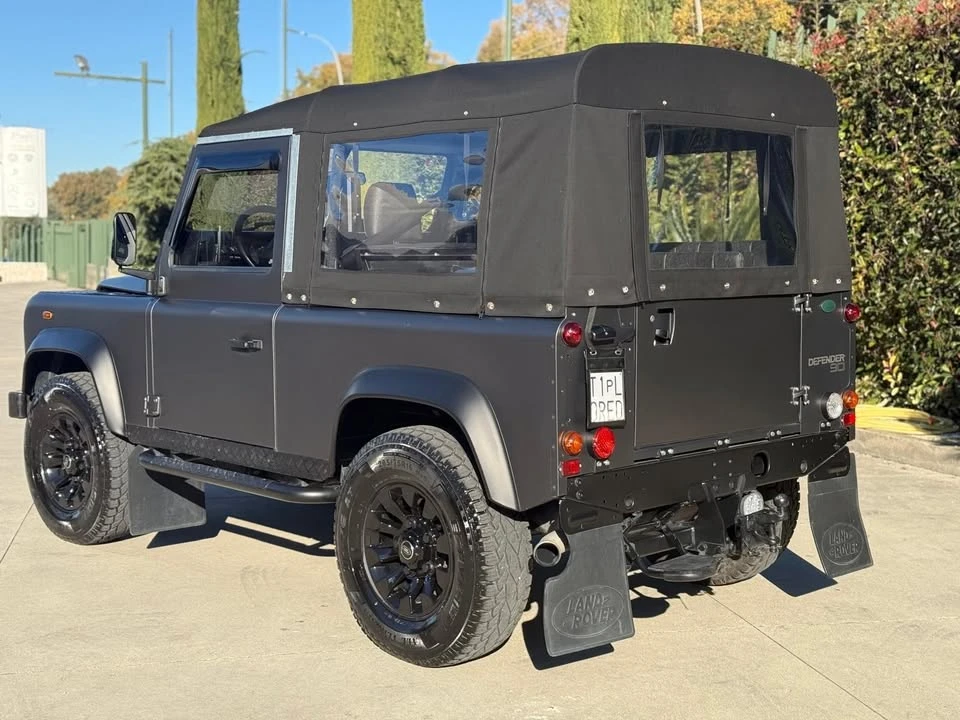 2000 Land Rover Defender - Image 11 of 14