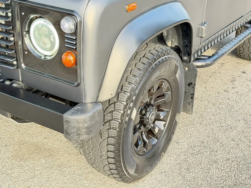 2000 Land Rover Defender - Image 8 of 14