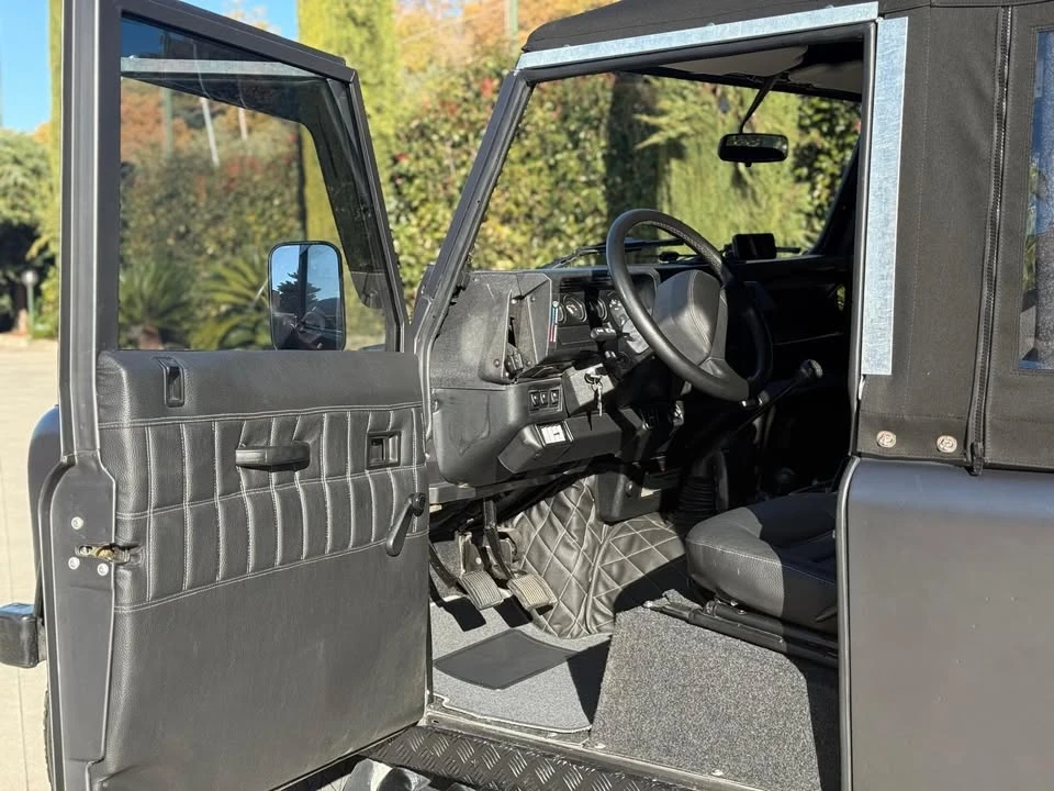2000 Land Rover Defender - Image 13 of 14