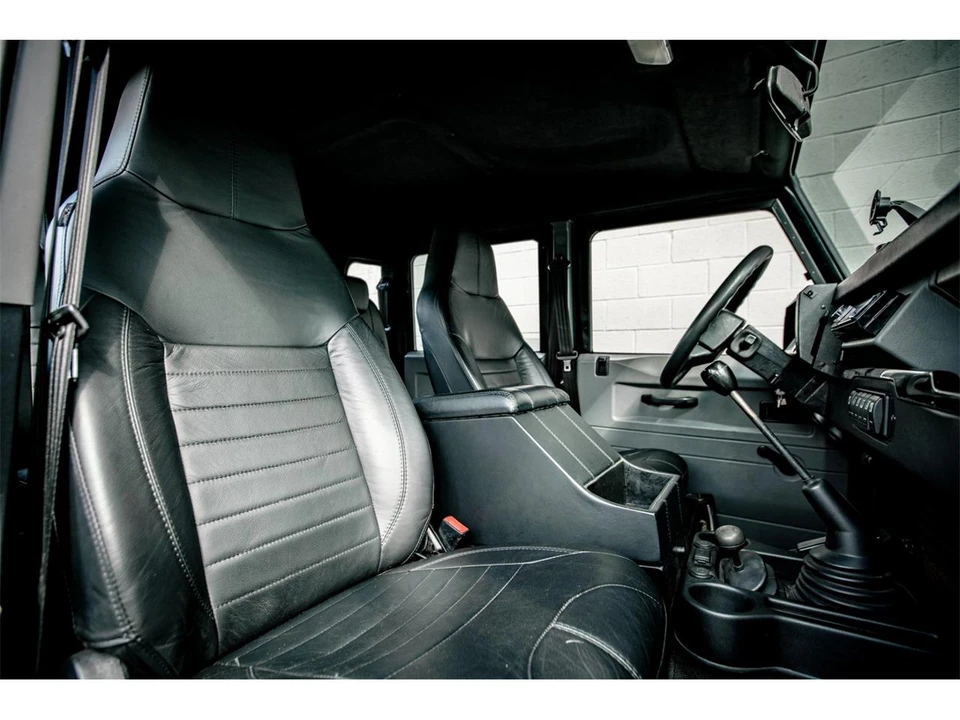 2000 Land Rover Defender - Image 7 of 31