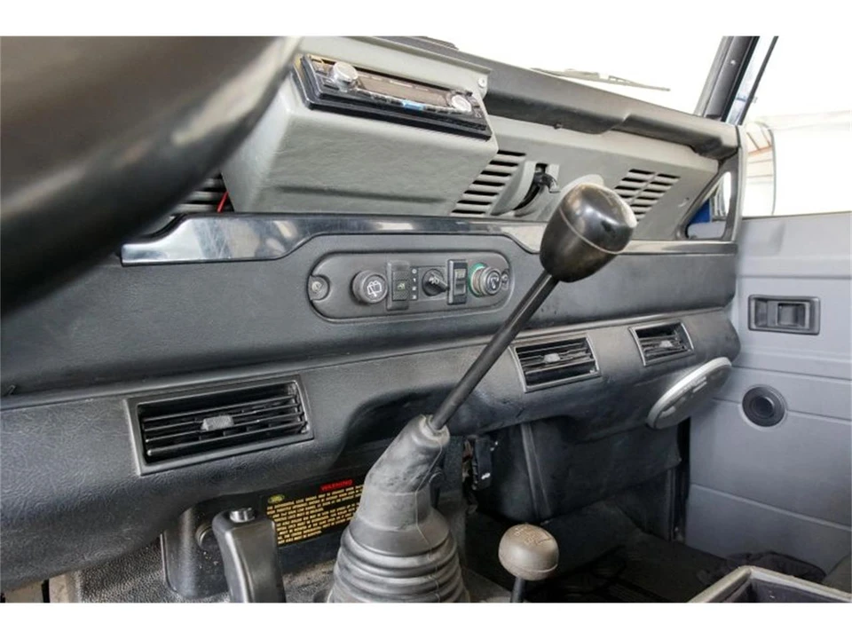 2000 Land Rover Defender - Image 24 of 31