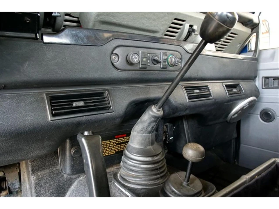 2000 Land Rover Defender - Image 25 of 31