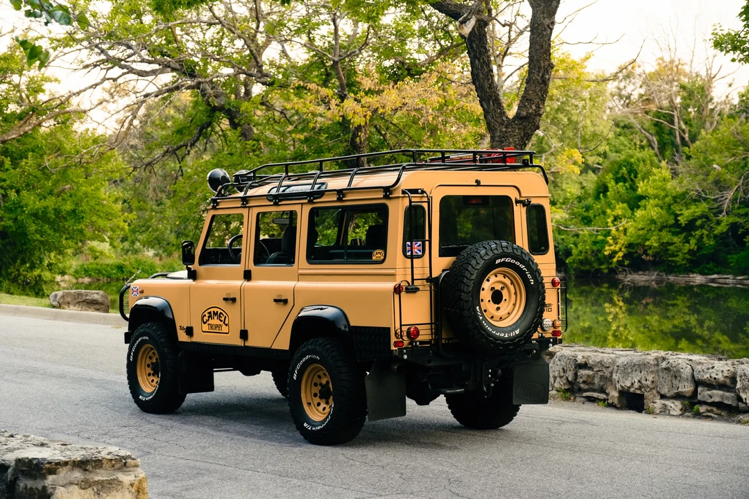 2000 Land Rover Defender - Image 9 of 31