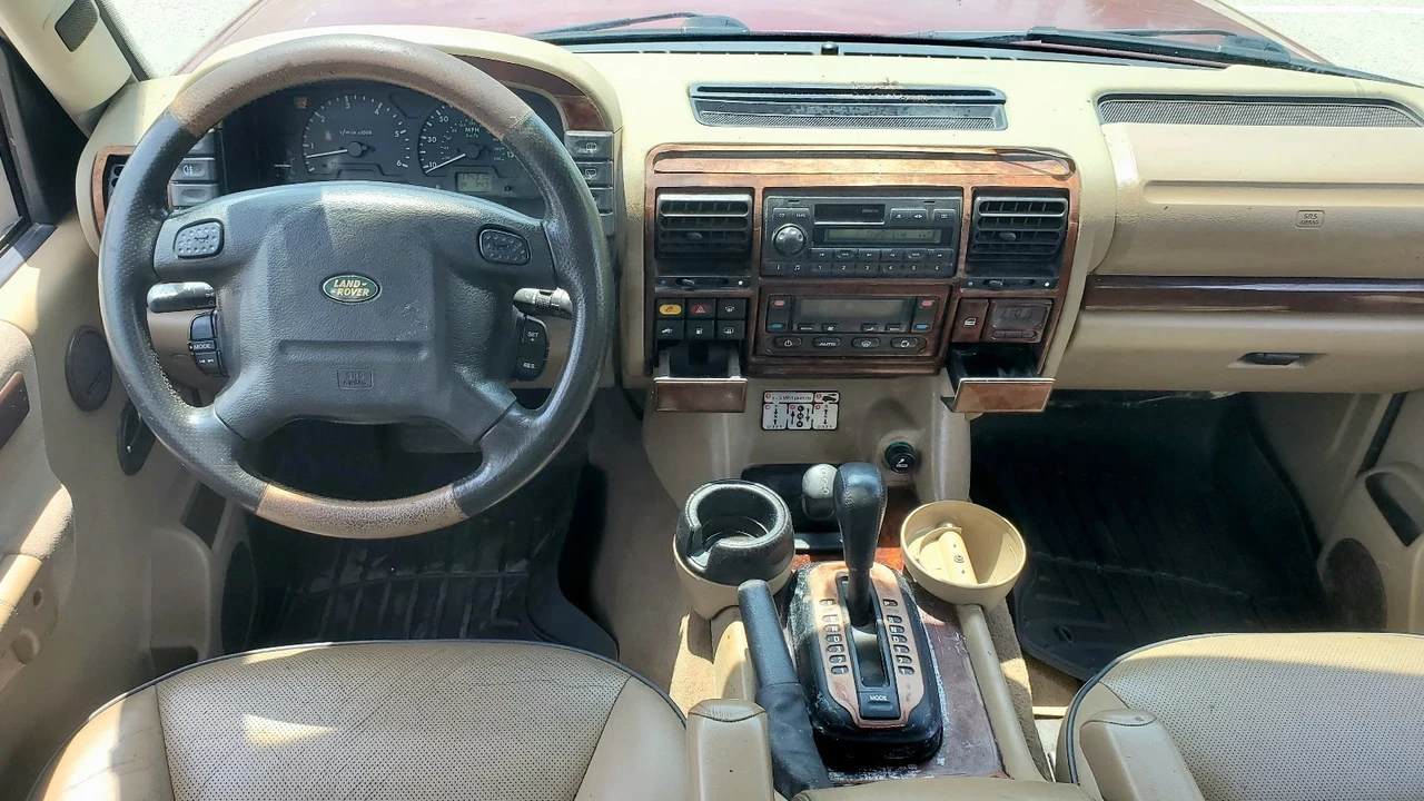 2000 Land Rover Discovery 2nd Gen - Image 14 of 21
