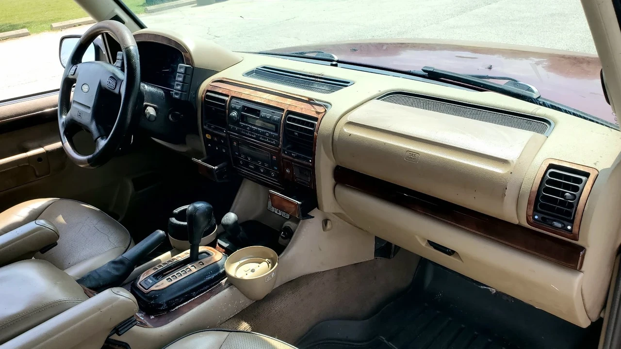 2000 Land Rover Discovery 2nd Gen - Image 15 of 21