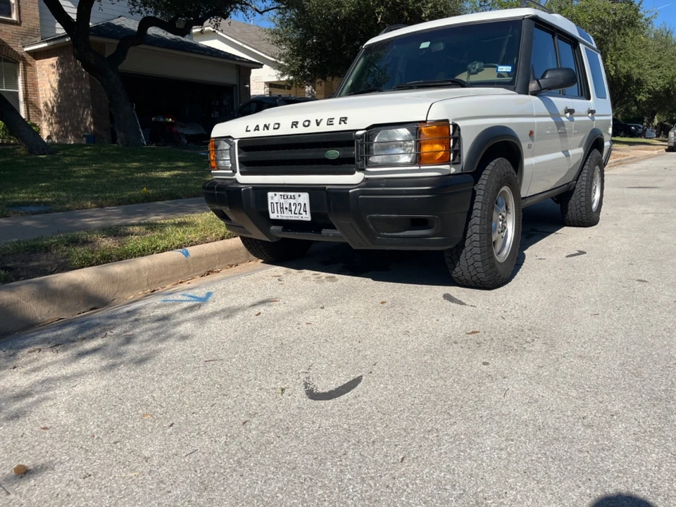 2000 Land Rover Discovery 2nd Gen - Image 2 of 10