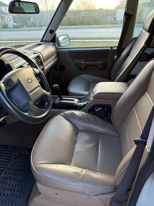 2000 Land Rover Discovery 2nd Gen - Image 9 of 16