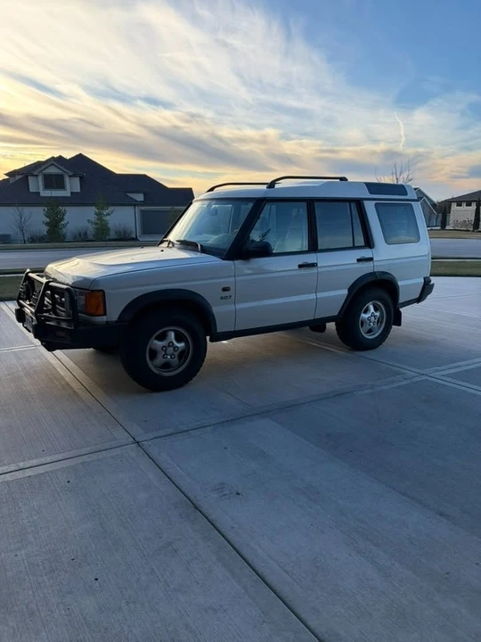 2000 Land Rover Discovery 2nd Gen - Image 2 of 16