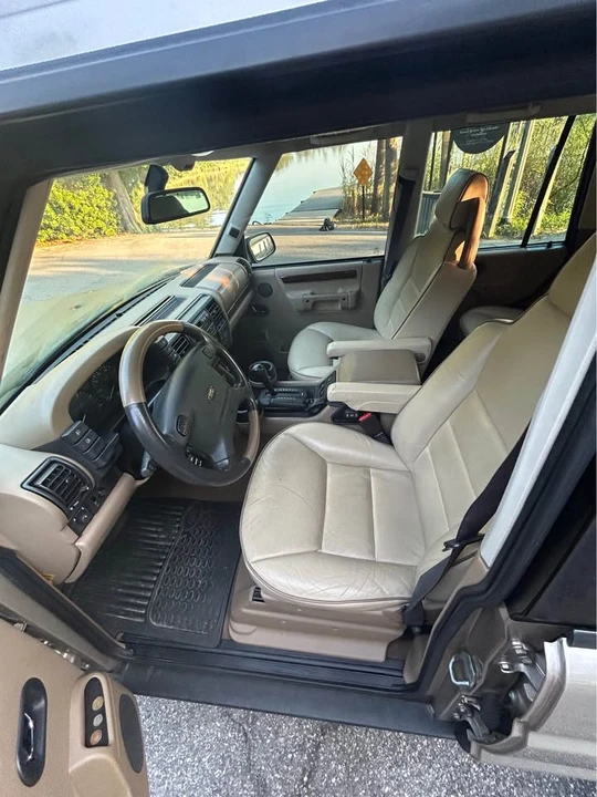 2000 Land Rover Discovery 2nd Gen - Image 10 of 15
