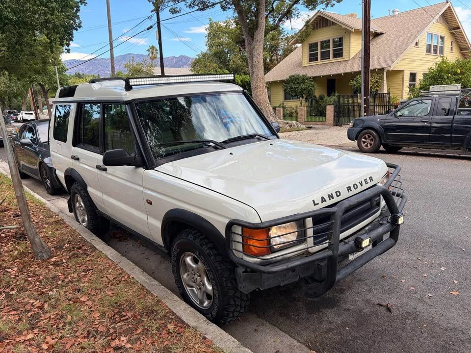 2000 Land Rover Discovery 2nd Gen - Image 2 of 9
