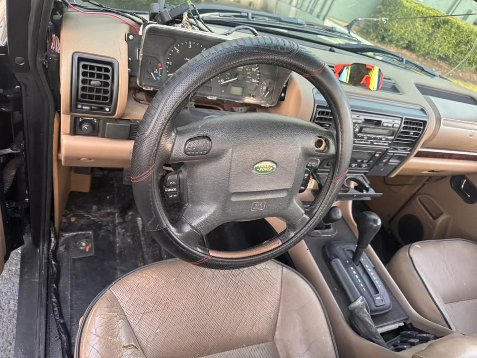 2000 Land Rover Discovery 2nd Gen - Image 12 of 18