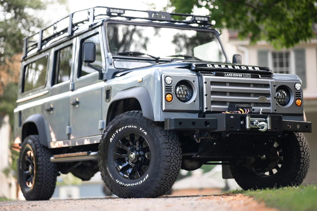 2000 Land Rover Defender 110 - Image 10 of 31