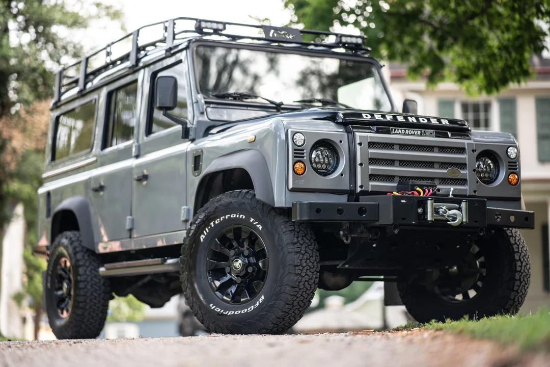 2000 Land Rover Defender 110 - Image 11 of 31