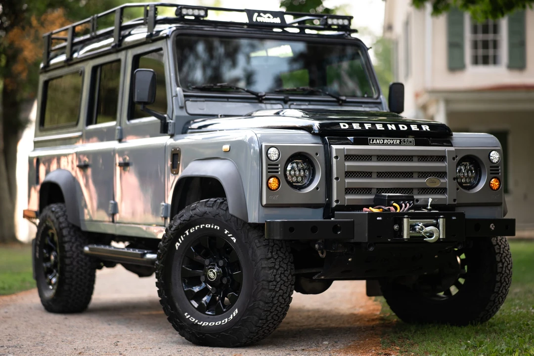 2000 Land Rover Defender 110 - Image 9 of 31