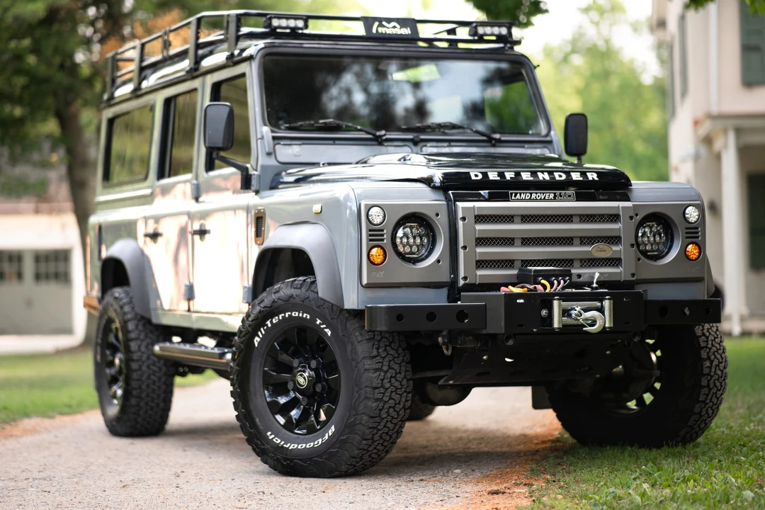 2000 Land Rover Defender 110 - Image 8 of 31
