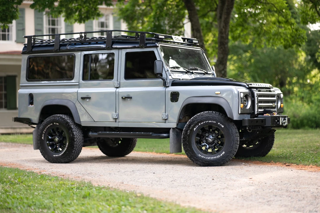 2000 Land Rover Defender 110 - Image 17 of 31