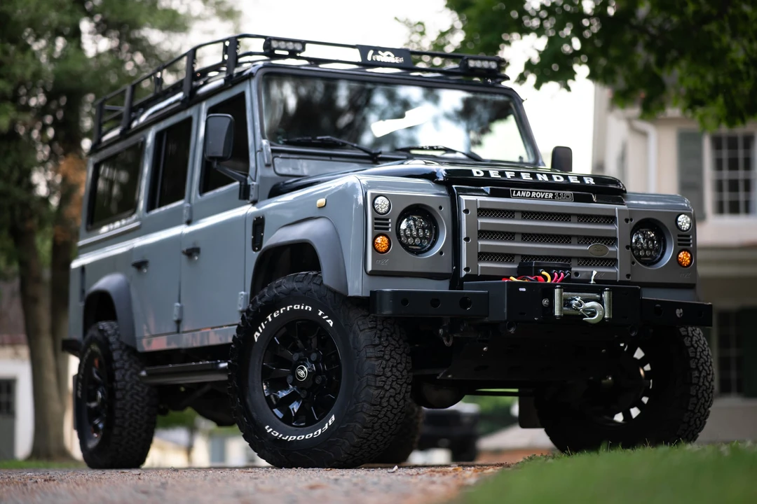 2000 Land Rover Defender 110 - Image 6 of 31