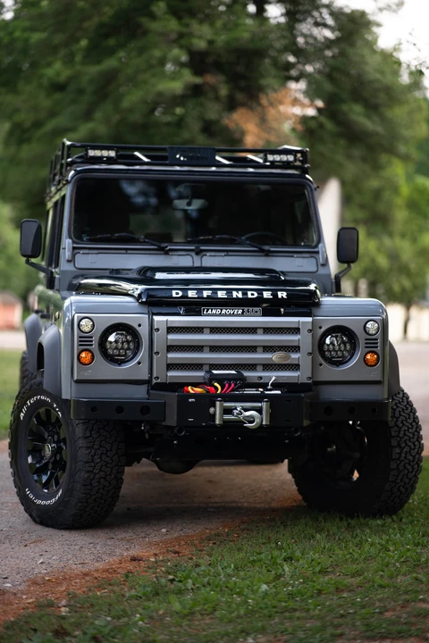 2000 Land Rover Defender 110 - Image 4 of 31