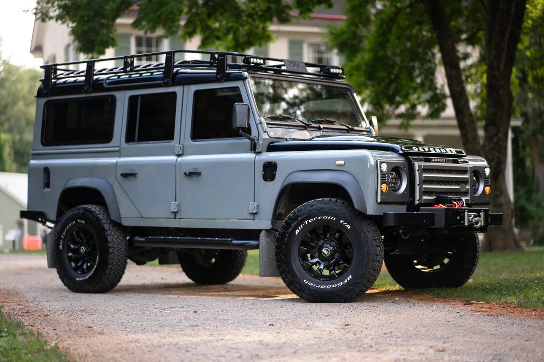 2000 Land Rover Defender 110 - Image 16 of 31