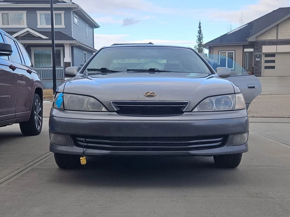 2000 Lexus ES 3rd Gen - Image 2 of 9