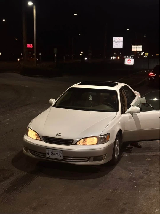 2000 Lexus ES 3rd Gen - Image 12 of 12