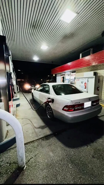 2000 Lexus ES 3rd Gen - Image 10 of 12