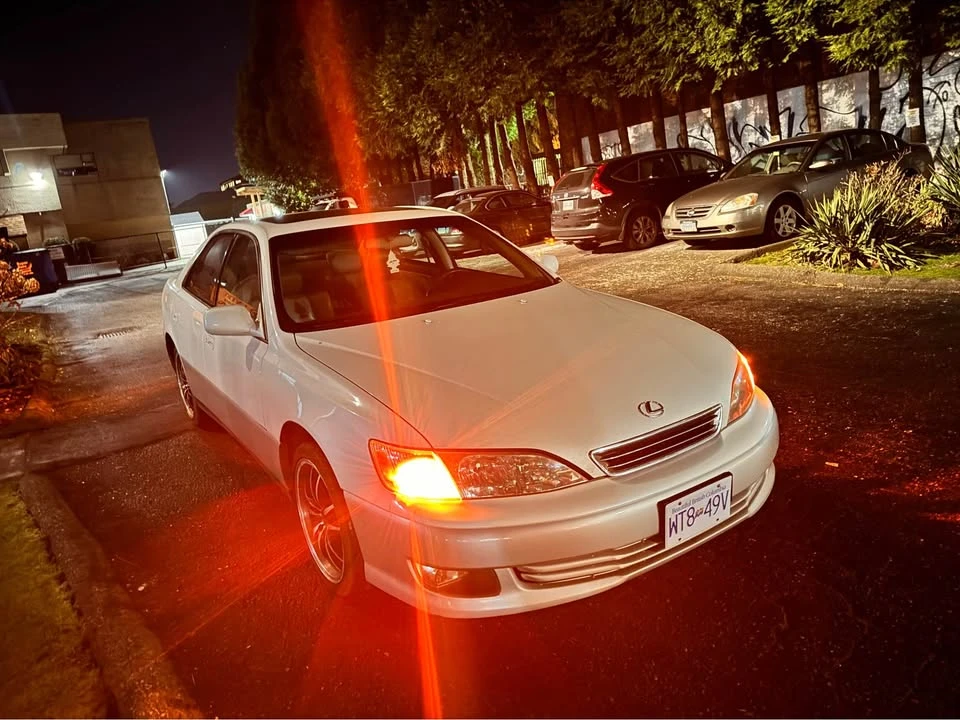 2000 Lexus ES 3rd Gen - Image 9 of 12