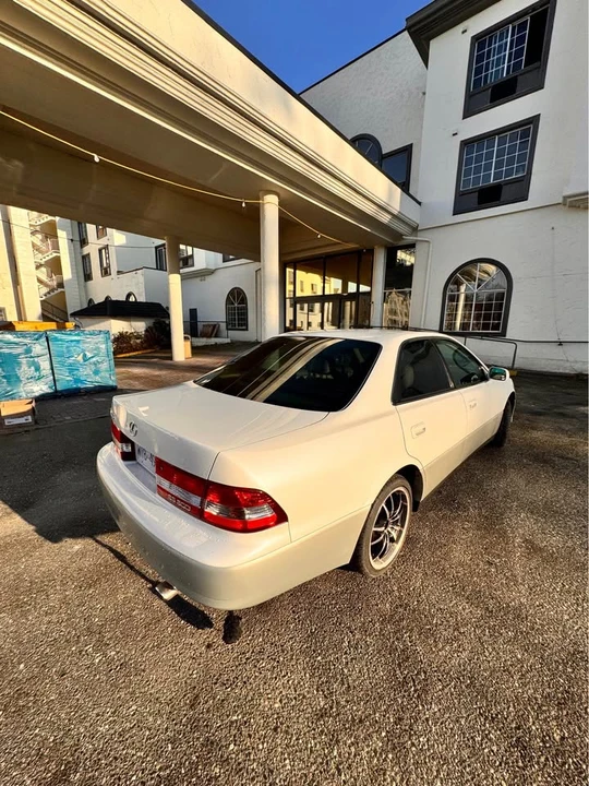 2000 Lexus ES 3rd Gen - Image 6 of 12
