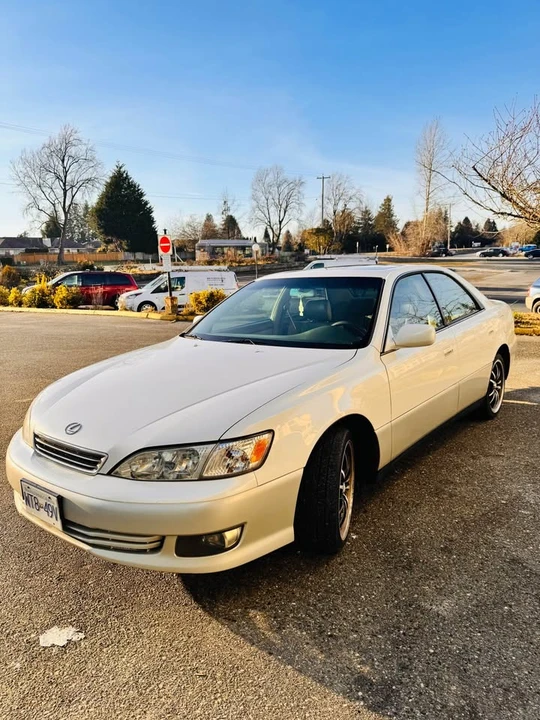 2000 Lexus ES 3rd Gen - Image 2 of 12