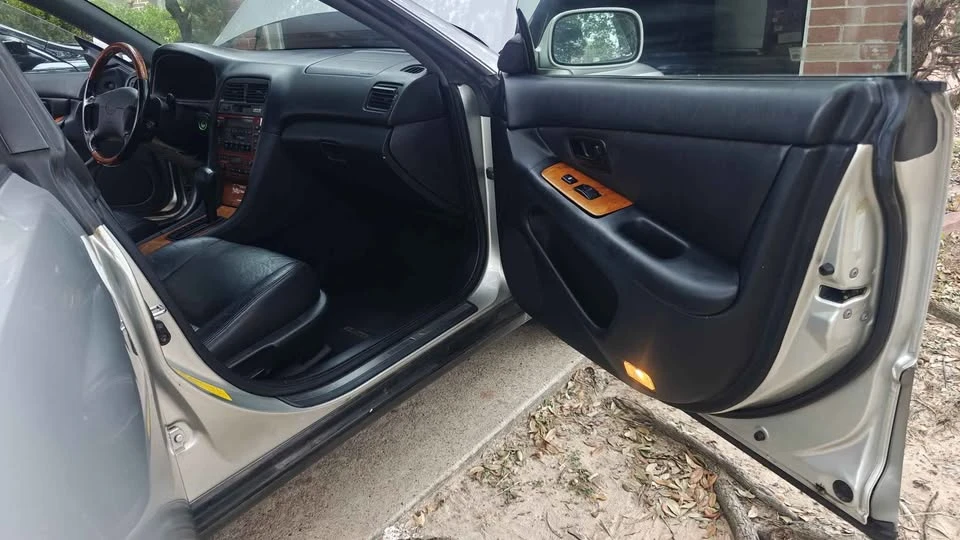 2000 Lexus ES 3rd Gen - Image 11 of 11