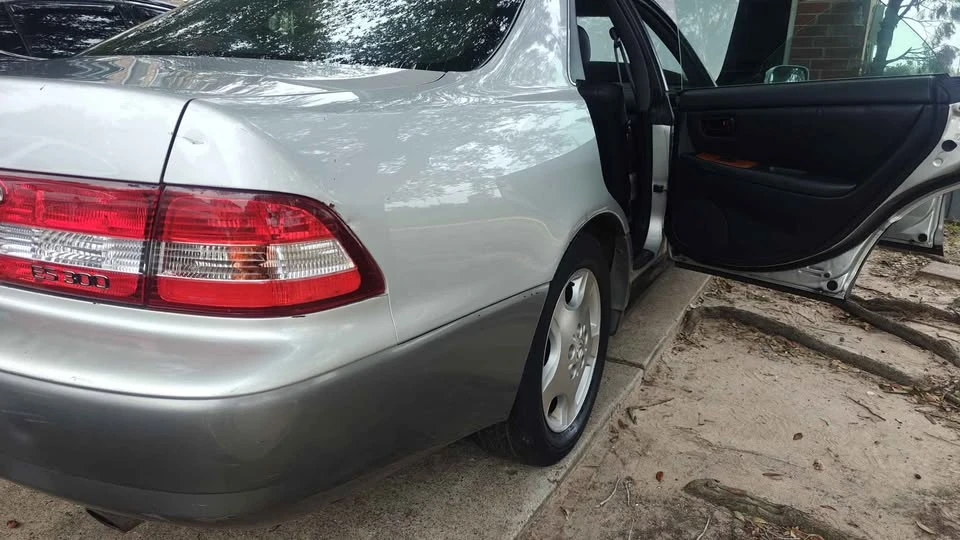 2000 Lexus ES 3rd Gen - Image 4 of 11