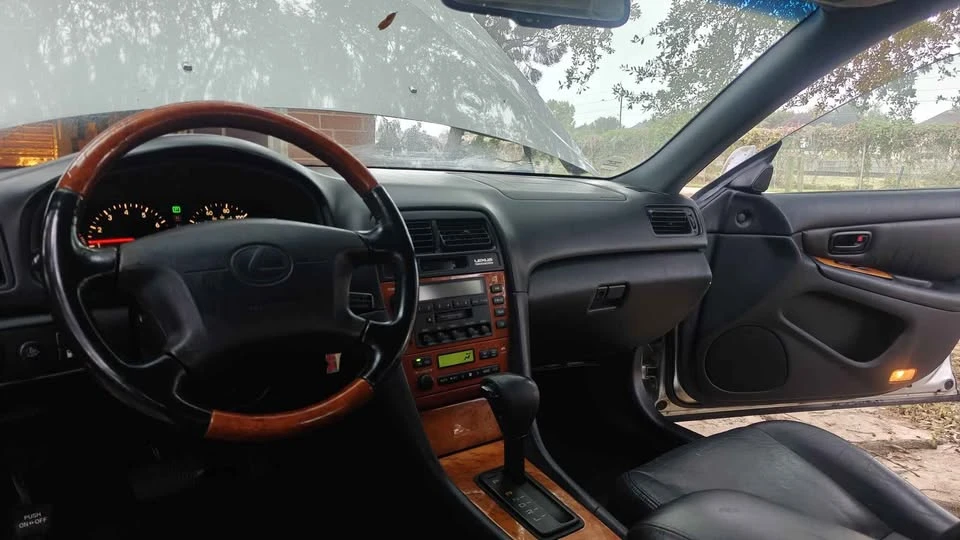 2000 Lexus ES 3rd Gen - Image 8 of 11