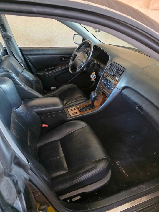 2000 Lexus ES 3rd Gen - Image 5 of 6