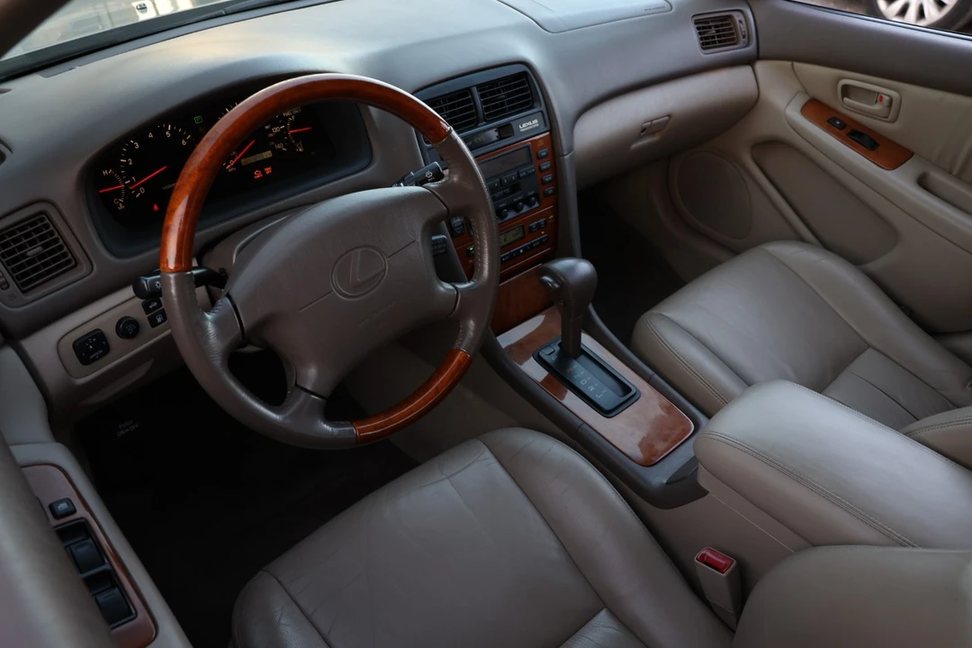 2000 Lexus ES 3rd Gen - Image 4 of 12