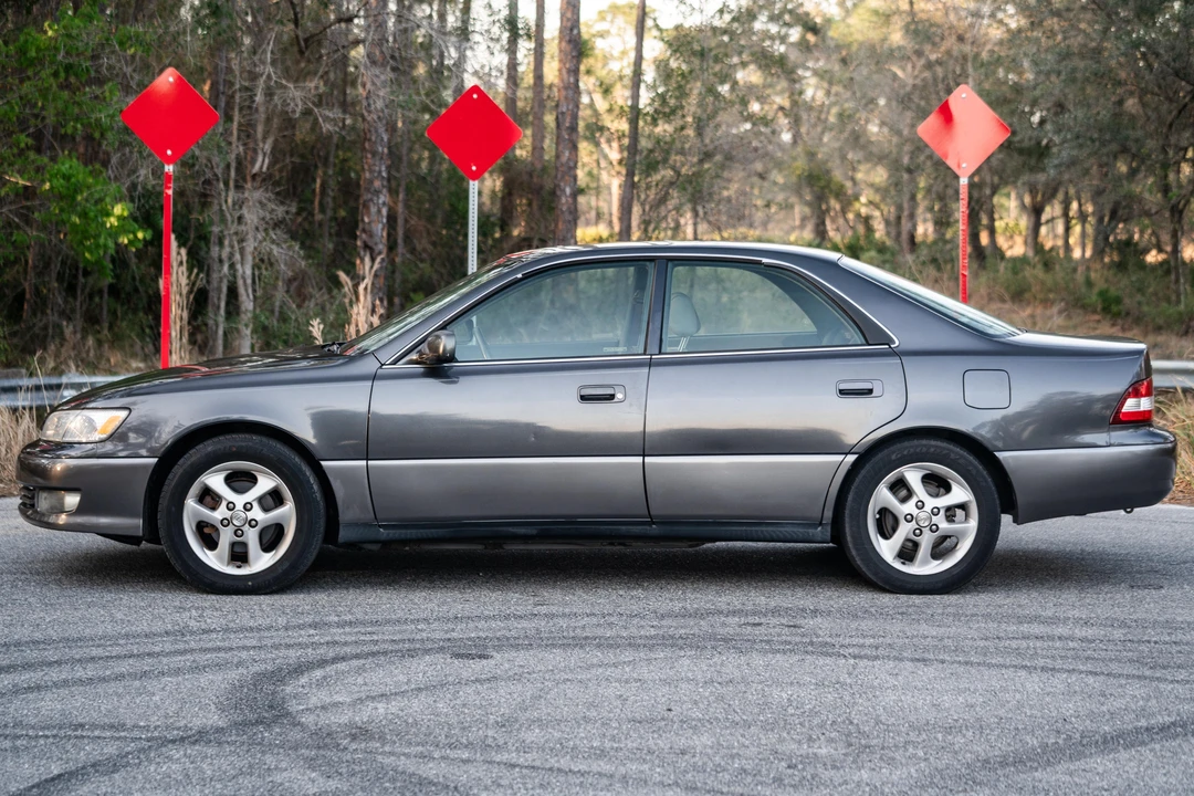 2000 Lexus ES 3rd Gen - Image 8 of 31