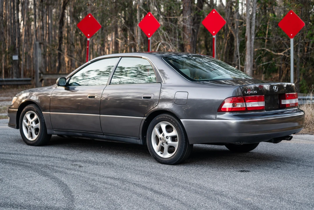 2000 Lexus ES 3rd Gen - Image 4 of 31