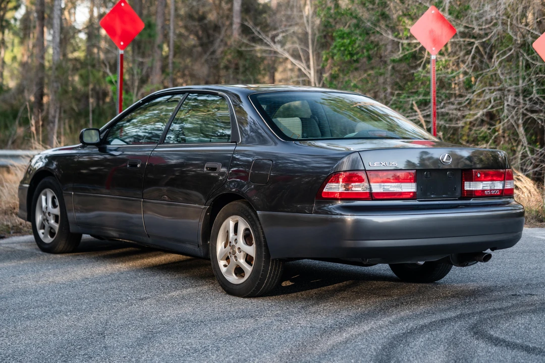 2000 Lexus ES 3rd Gen - Image 22 of 31